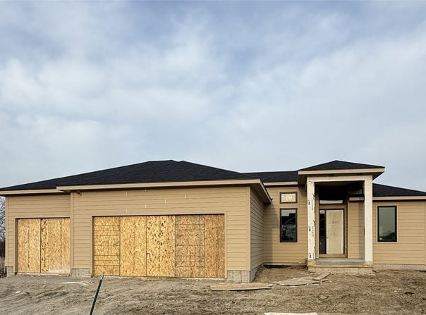 517 Timberline Drive, Gilbert, IA 50105