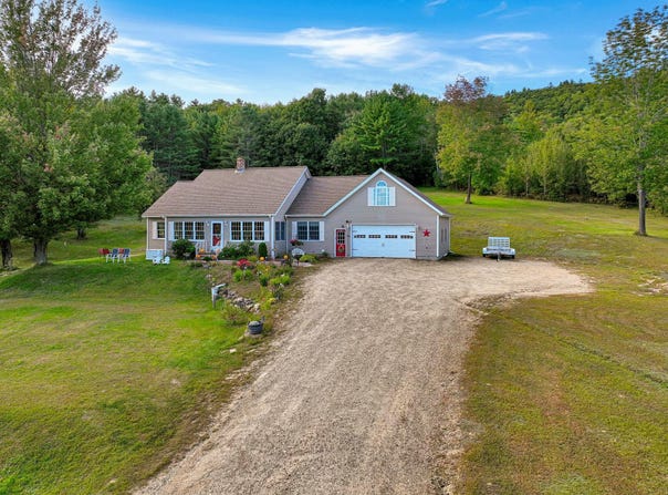44 Mountain View Road, Mexico, ME 04224