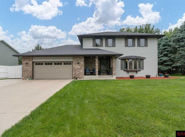 1641 La Mar Drive, North Mankato, MN 56003