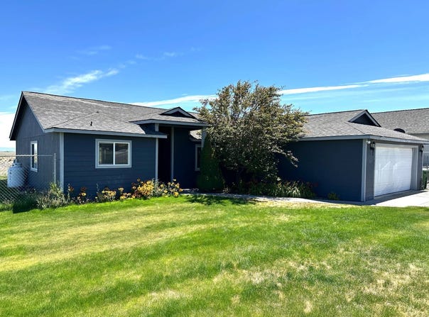 507 Dapple Grey Rd., Hines, OR 97738