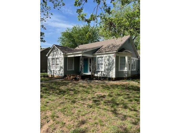 1715 N Oak Avenue, Mineral Wells, TX 76067