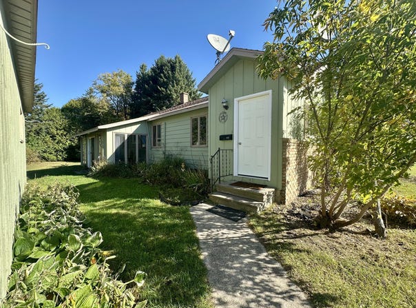 111 E Ave C, Newberry, MI 49868