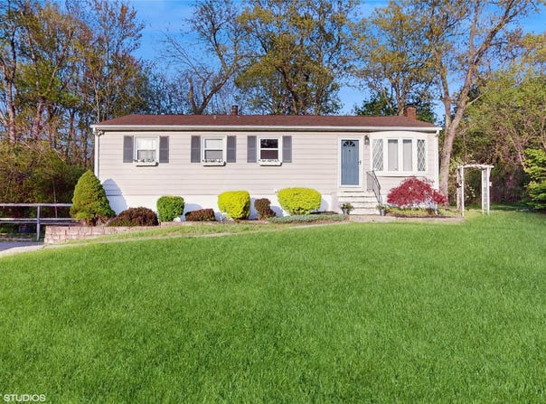 17 Fenmore Drive, Wappingers Falls, NY 12590