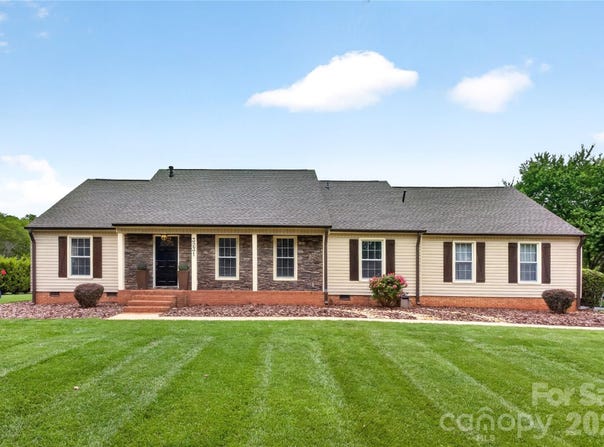 3231 Windrow Lane, Matthews, NC 28105
