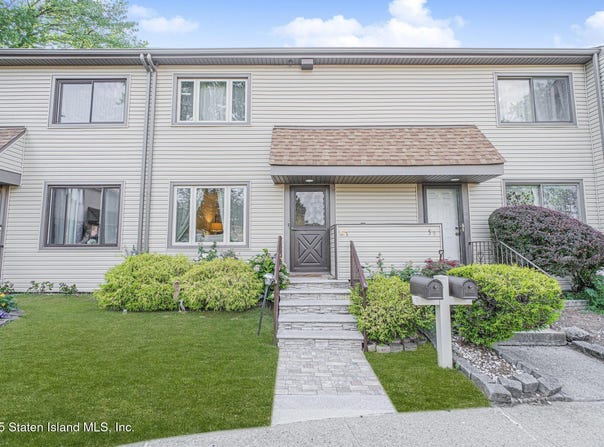 61 Bower Court, Staten Island, NY 10309