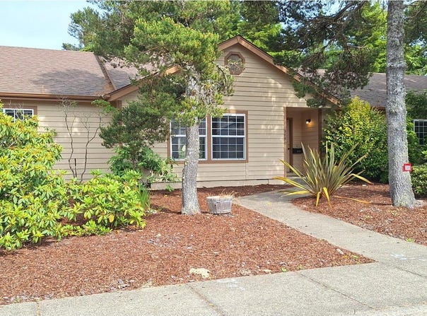 3890 SPRUCE ST, Florence, OR 97439