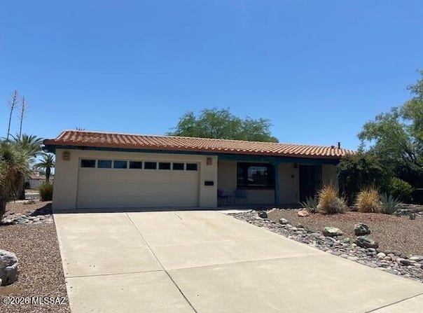 422 E Las Milpas, Green Valley, AZ 85614