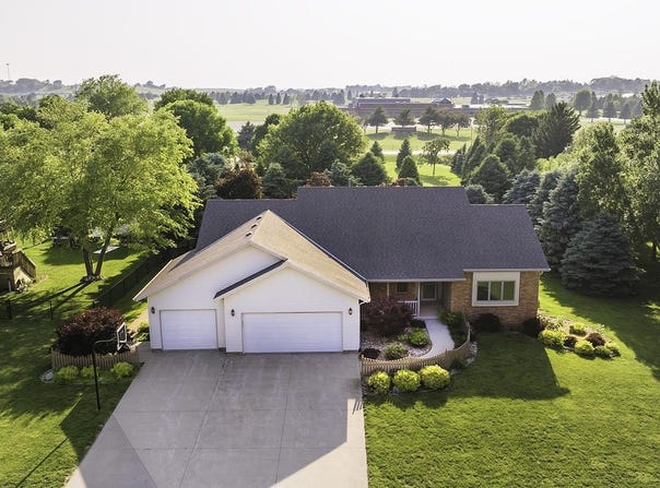 2731 Ashwood Drive, Carroll, IA 51401