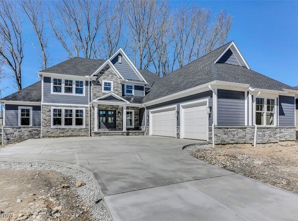 805 Club Drive W, Aurora, OH 44202