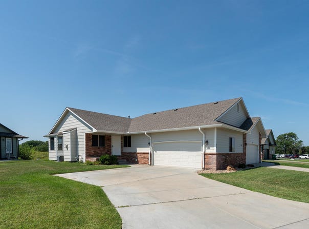 711 S Bristol Circle, Wichita, KS 67207