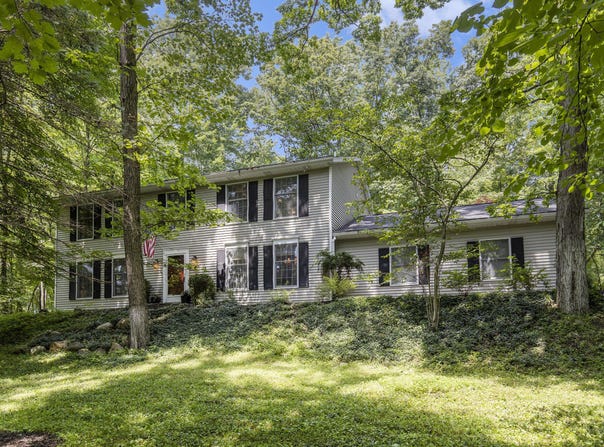6080 Champagne Court SE, Grand Rapids, MI 49546