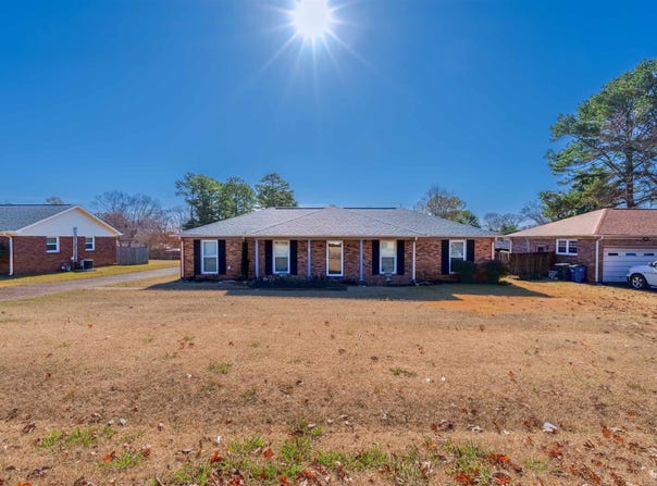 318 Wright Dr, Florence, AL 35633
