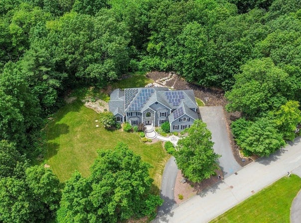 9 Winter Hill Rd, Lunenburg, MA 01462
