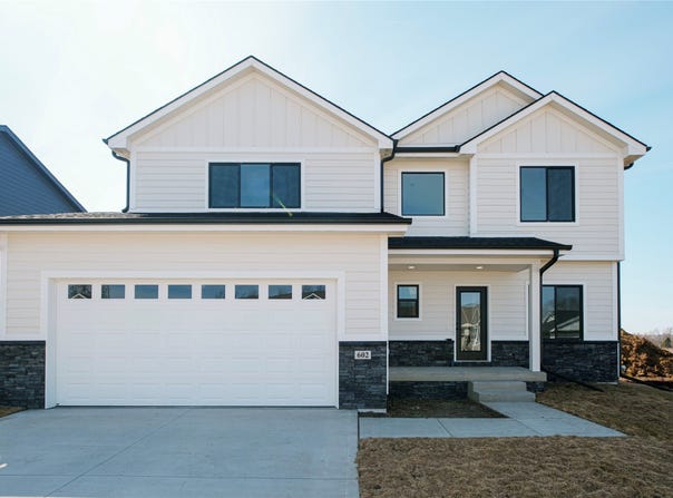 602 E Vista Lake Avenue, Polk City, IA 50226