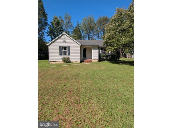 215 HAMILTON Drive, RUTHER GLEN, VA 22546