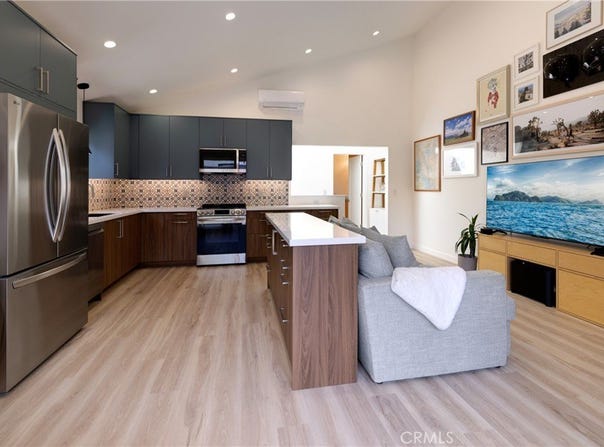 1651 Park, Long Beach, CA 90815