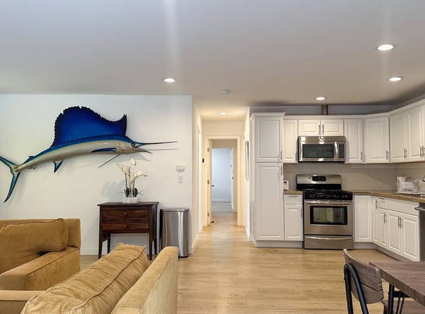 23777 Mulholland, Calabasas, CA 91302
