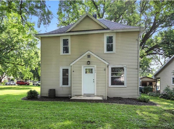 703 5th Street S, Ellendale, MN 56026