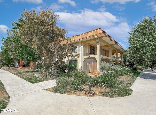 5404 Quakertown Avenue, Woodland Hills, CA 91364
