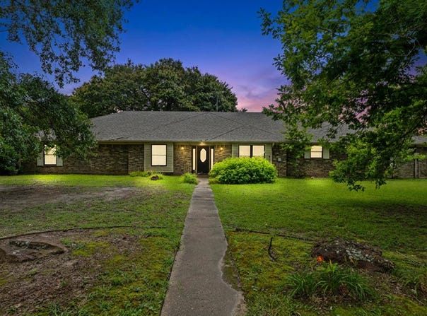 202 Marks Lane, Linden, TX 75563