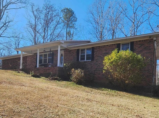 703 Rock Cliff Road, Hamilton, AL 35570