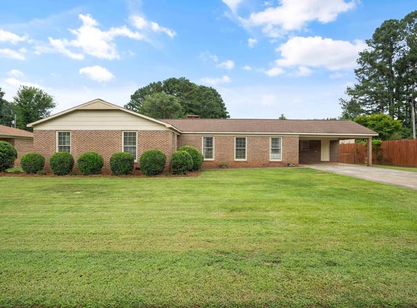 2329 VALLEY LANE, SYLACAUGA, AL 35150