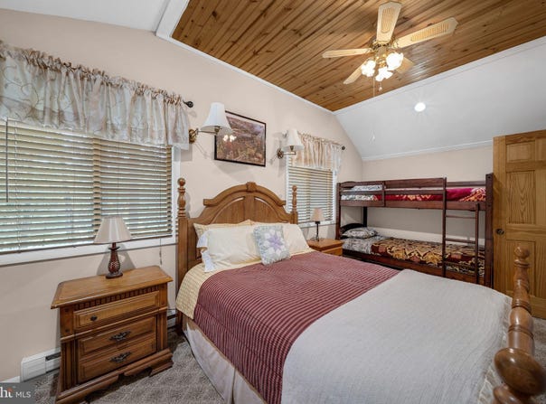38 N FAIRWAY DR, LAKE ARIEL, PA 18436