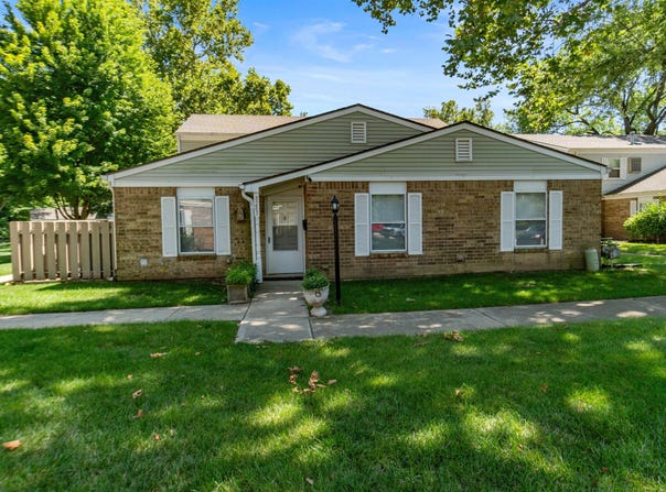 8283 Hewlet Drive, Indianapolis, IN 46268