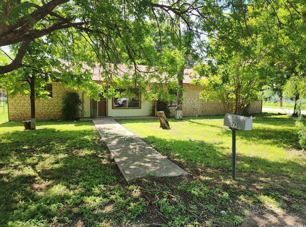 235 N 12TH ST, Junction, TX 76849