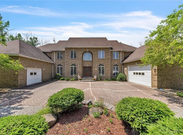 11 Valle Drive, Batavia, NY 14020