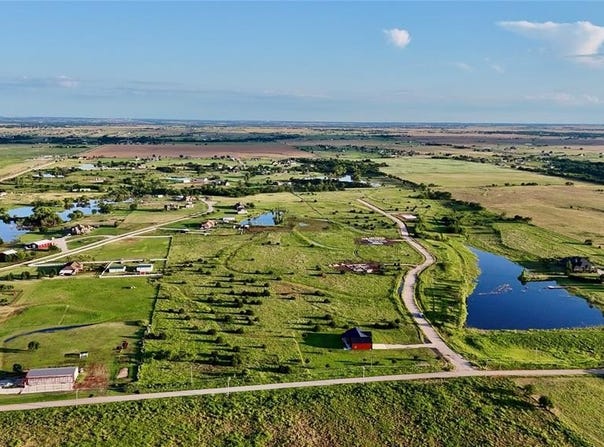 1 E 880 Road, Cashion, OK 73016