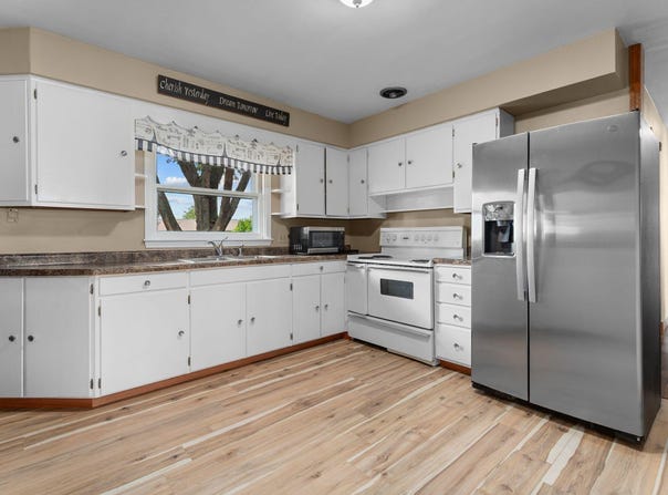 516 Winnebago Dr, Fond Du Lac, WI 54935