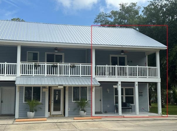 221 8th St, Port St. Joe, FL 32456