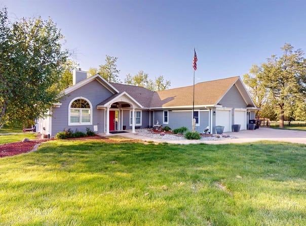 1200 IOWA ST, Cherokee, IA 51012