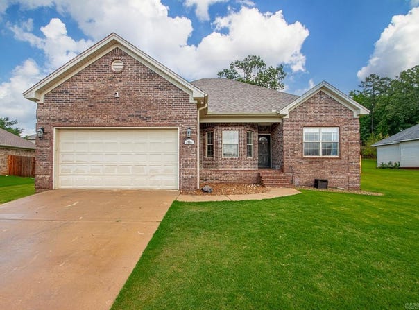 3906 Edgewater Drive, Benton, AR 72019