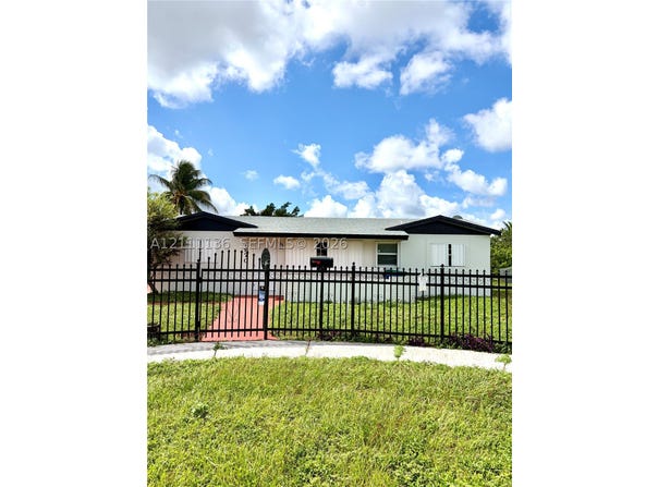 2870 NW 205th St, Miami Gardens, FL 33056