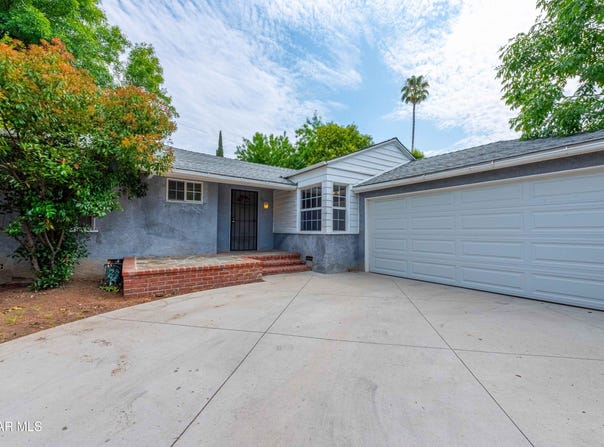 18319 Jovan Street, Tarzana, CA 91335