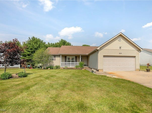 525 ERICSSON DRIVE, CANAL FULTON, OH 44614