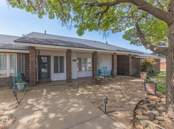 1102 15th Street, Shallowater, TX 79363