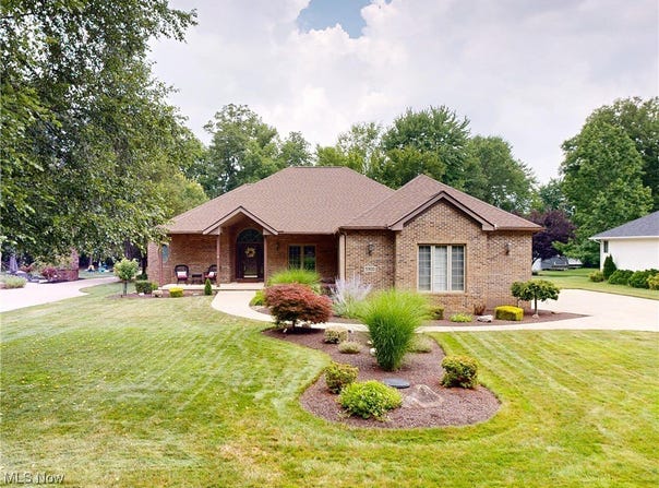 5900 Valley Parkway, North Royalton, OH 44133