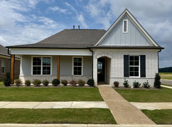 753 Coahoma Court, Nesbit, MS 38651