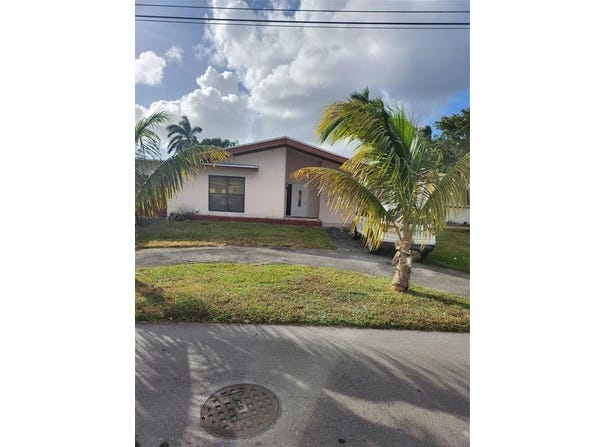 3828 E Lake Ter, Miramar, FL 33023