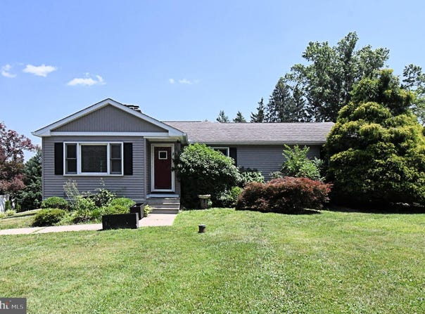 551 WALTER Road, WARMINSTER, PA 18974