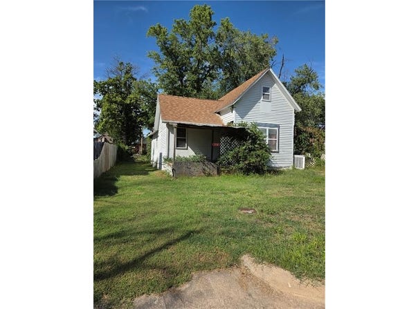 218 E 5th Street, Cherryvale, KS 67335