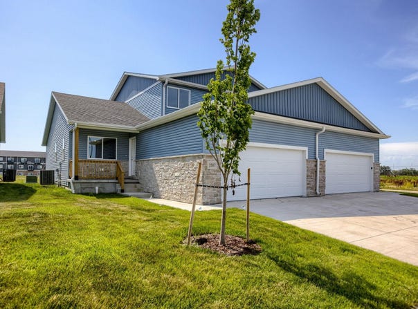 3587 Little Bluestem Road, Fremont, NE 68025