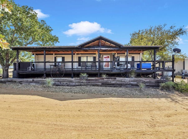 1248 Steen Road, Kingsland, TX 78639