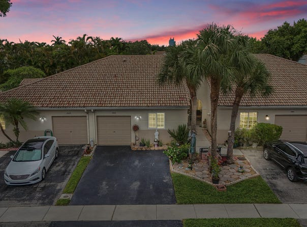 4985 SW 32nd Terrace, Dania, FL 33312