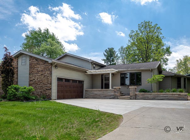 2031 Winchester, FREEPORT, IL 61032