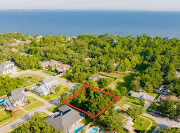 00 Manor Cir, Gulf Breeze, FL 32563