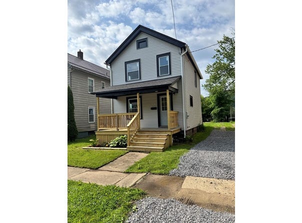 347 Pacific St, Franklin, PA 16323